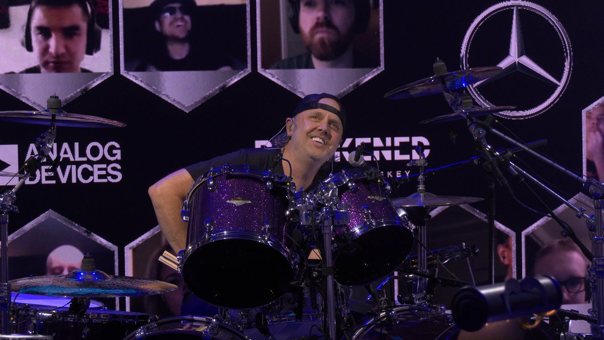 Metallica's tweet photo. ICYMI: #HelpingHands2020 proved to be an awesome event, even if we couldn't all physically be together. If you didn't weren't able to catch it, there's still time! You can still purchase the show until Tuesday at 11:59 PM PST. 

Watch the show ➡️ https://t.co/5SUGsKUUuj https://t.co/dW3Sh9Ao8n
