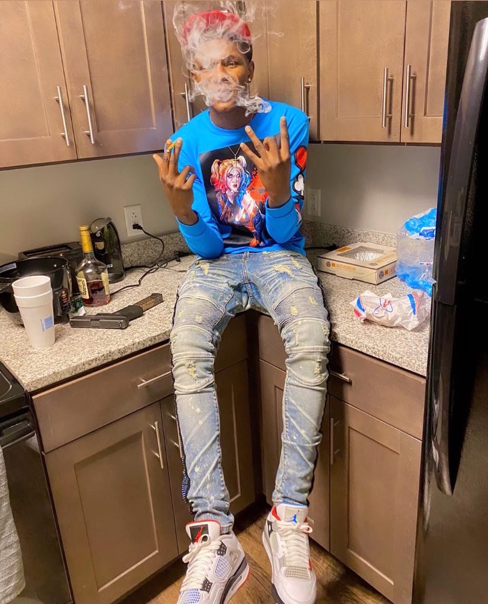 SlimeYaOut's tweet photo. Put This Shit On Effortlessly 🩸👶🏾💫💰🧞‍♂️ https://t.co/XeaI2WeZtm