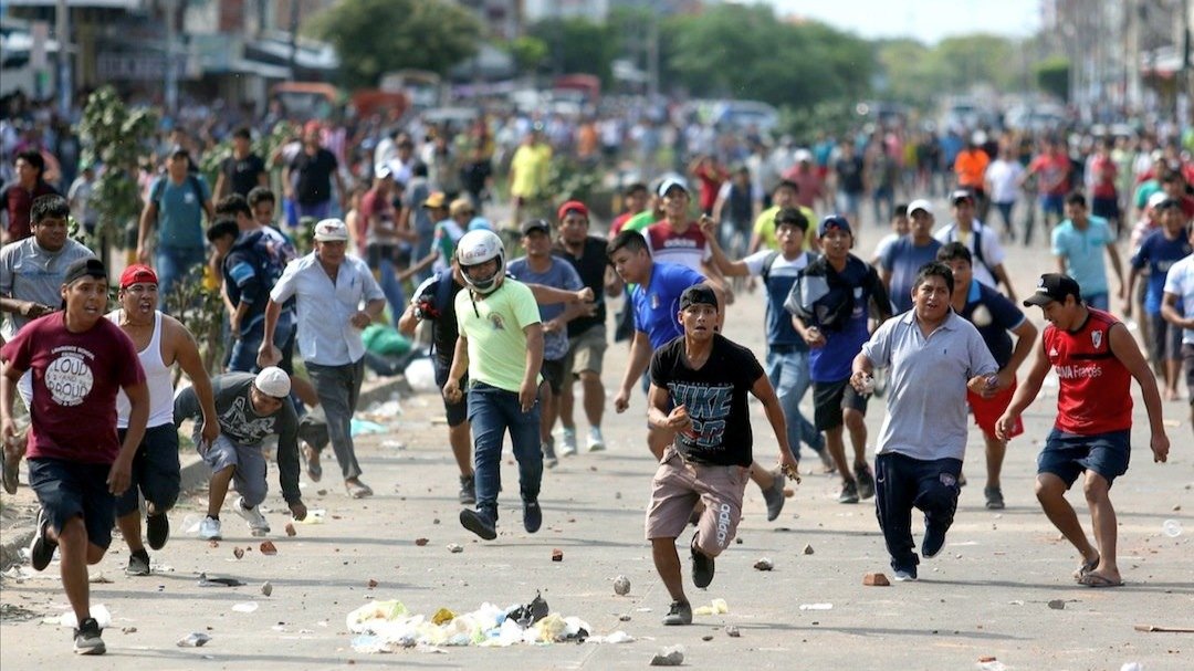 As a consequence of the change of date from MARCH TO MAY AND TO OCTOBER DUE TO THE PANDEMIC, the sympathizers of the MAS (party of evo morales) started a strike, this measure caused the death of more than 40 people due to lack of oxygen in the hospitals.