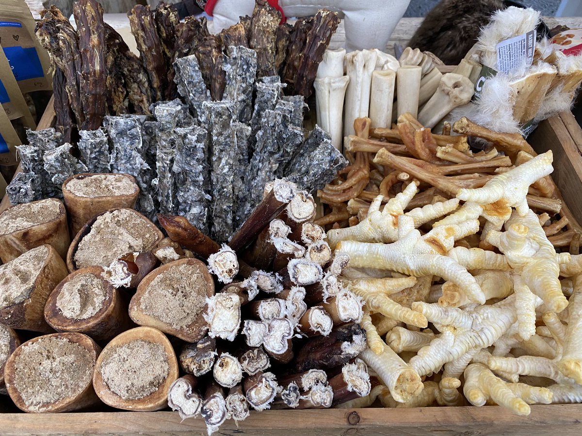 EsmaesPantry's tweet photo. Exciting News...... we will be bringing our fantastic Christmas range (plus all the yummy everyday treats) to The Stroud Green Farmers Market. We will be there on the 6th, 13th and 20th of December! Would love to see our regulars and look forward to making new friends! https://t.co/wsFpJHLsxa