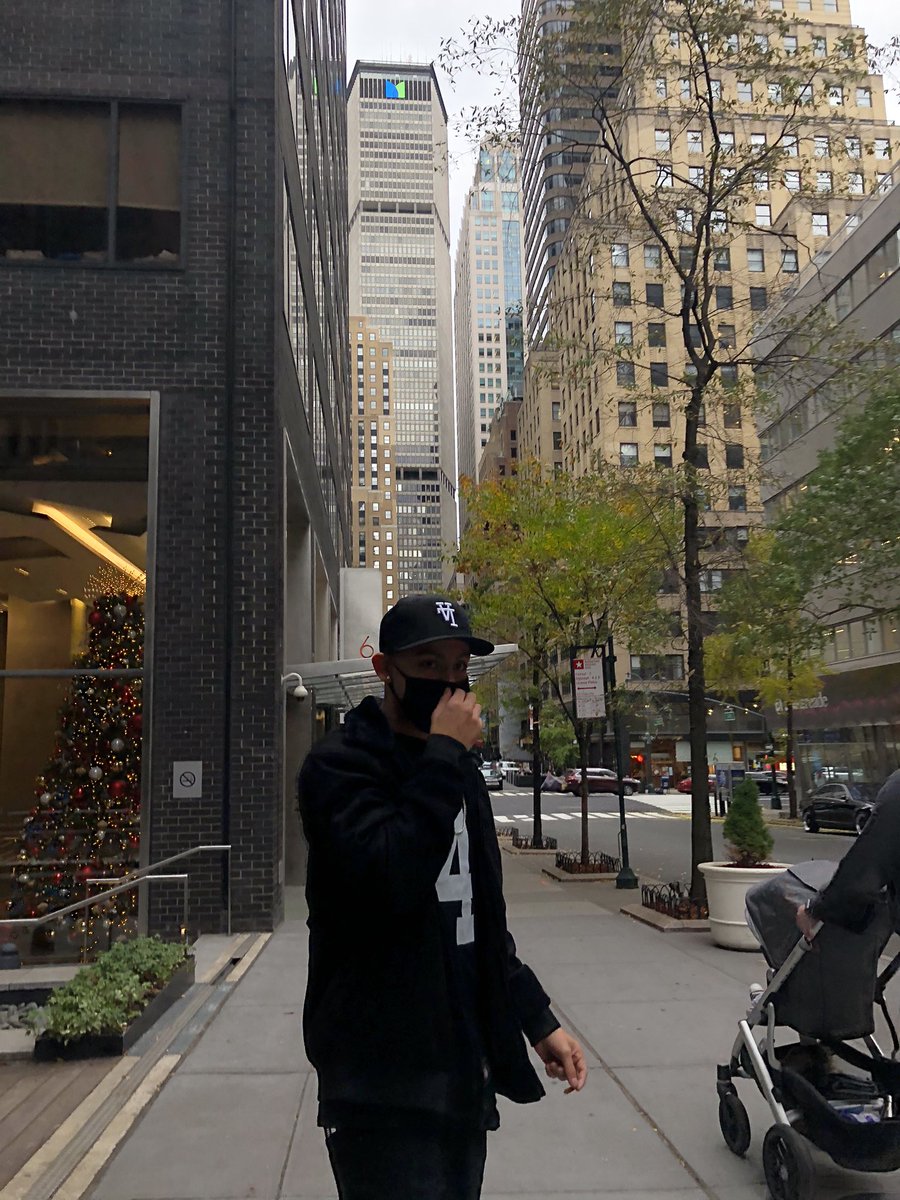 H8Hazy's tweet photo. Manhattan on a Sunday https://t.co/gD8siTPUfc