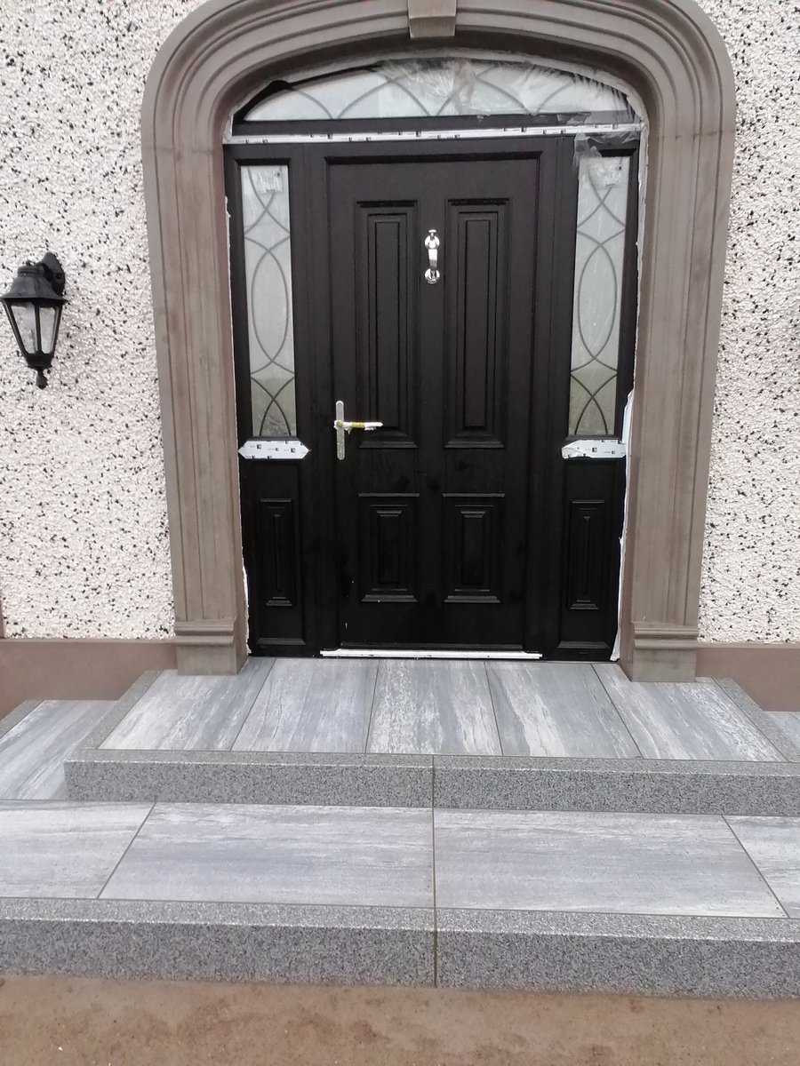 StevenMcneilly's tweet photo. Set of steps completed this week

Silver granite kerbs

Vals porcelain tiles

#porcelain #builttolast #patio #paving #newbuild #steps https://t.co/VB49q9LG6L