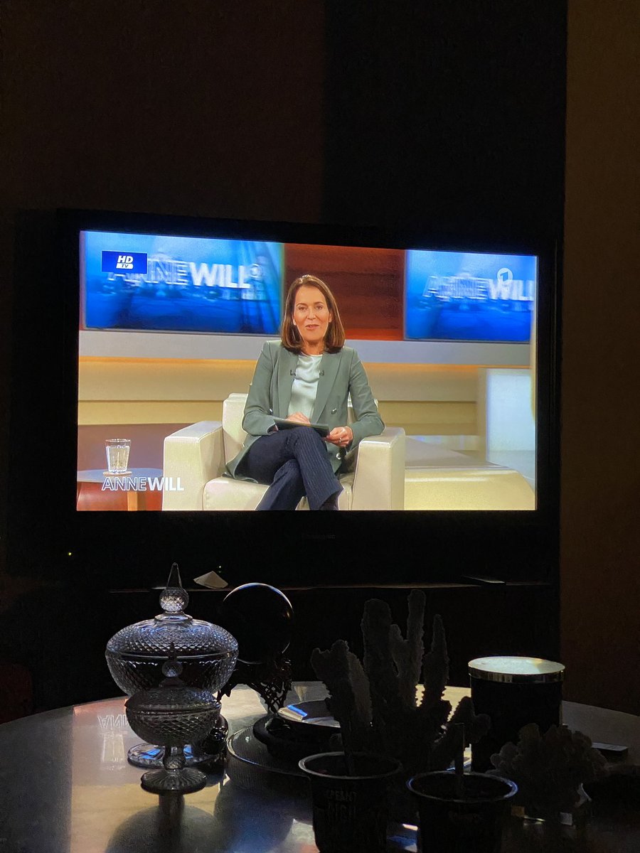 marcdny's tweet photo. Večeras nemački #utisaknedelje na #Prvom: #AnneWill. https://t.co/tusy4oMSot