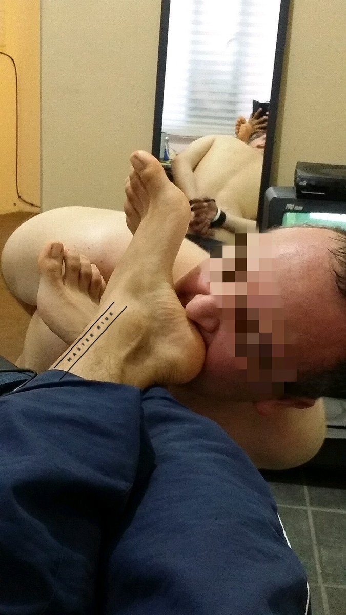 MasterRiuk's tweet photo. Smell and lick my perfect feet.
#footworshi̇p #footfetısh #CashMaster #faggot #footmaster #findom #finsalve #humanATM #finsub #footslave #cashslave #paypig https://t.co/UQk433XJe6