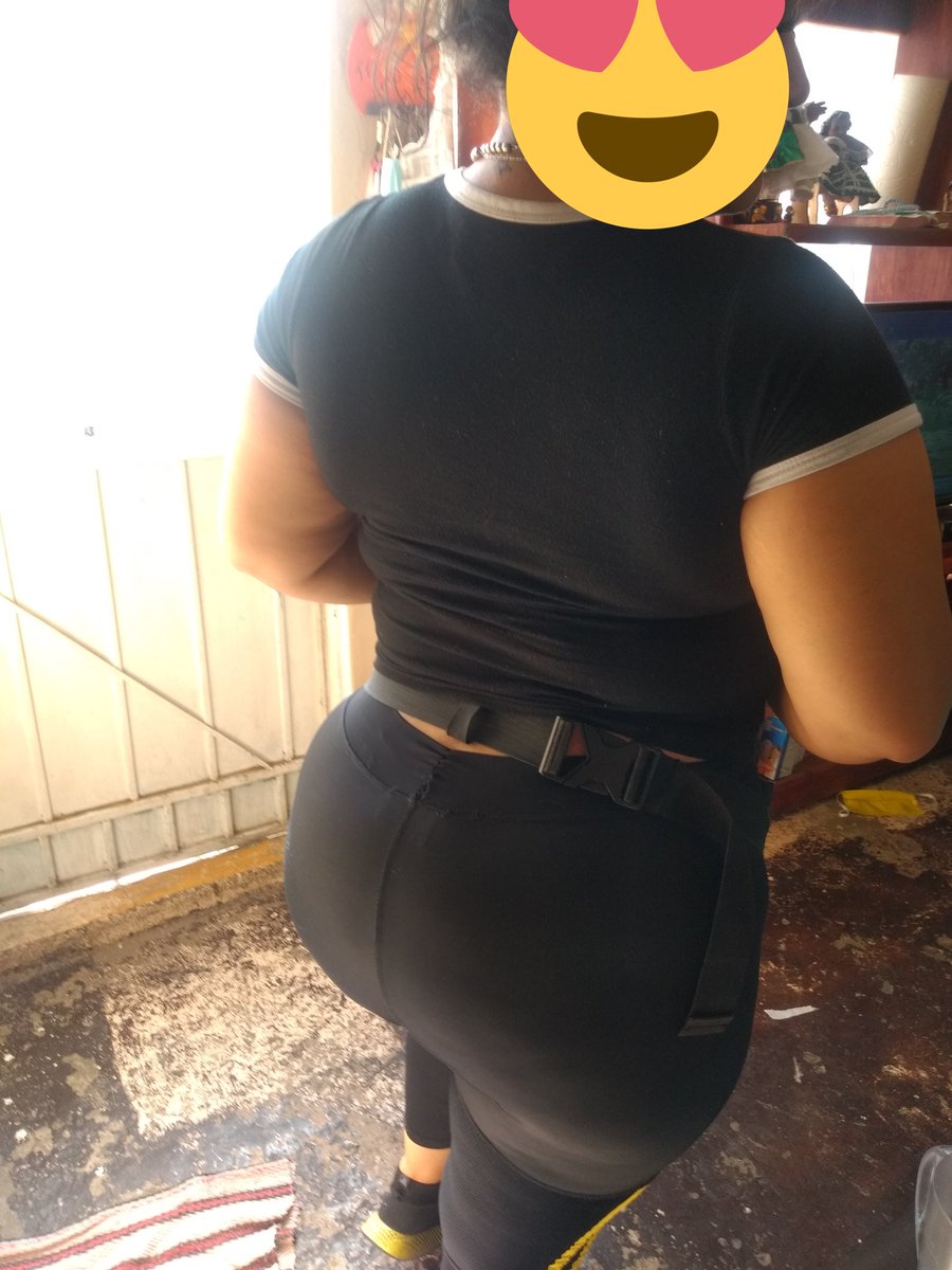 bikaderksw's tweet photo. Así está vestida mi hermosa Gaby por si la ven en el tianguis y si nos gustan invitar una miche adelante en el tianguis de metro Ecatepec de los domingos https://t.co/q1mef83kZo