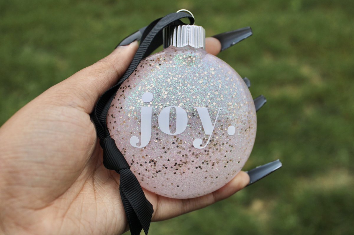 KiaLynette_'s tweet photo. I’m not going to put up my tree until after Thanksgiving (maybe) but I’ve been working on custom ornaments. 🎄 You can get your own personalized ornament at https://t.co/LCiB8PeQfI https://t.co/cB8Jsvu0C1
