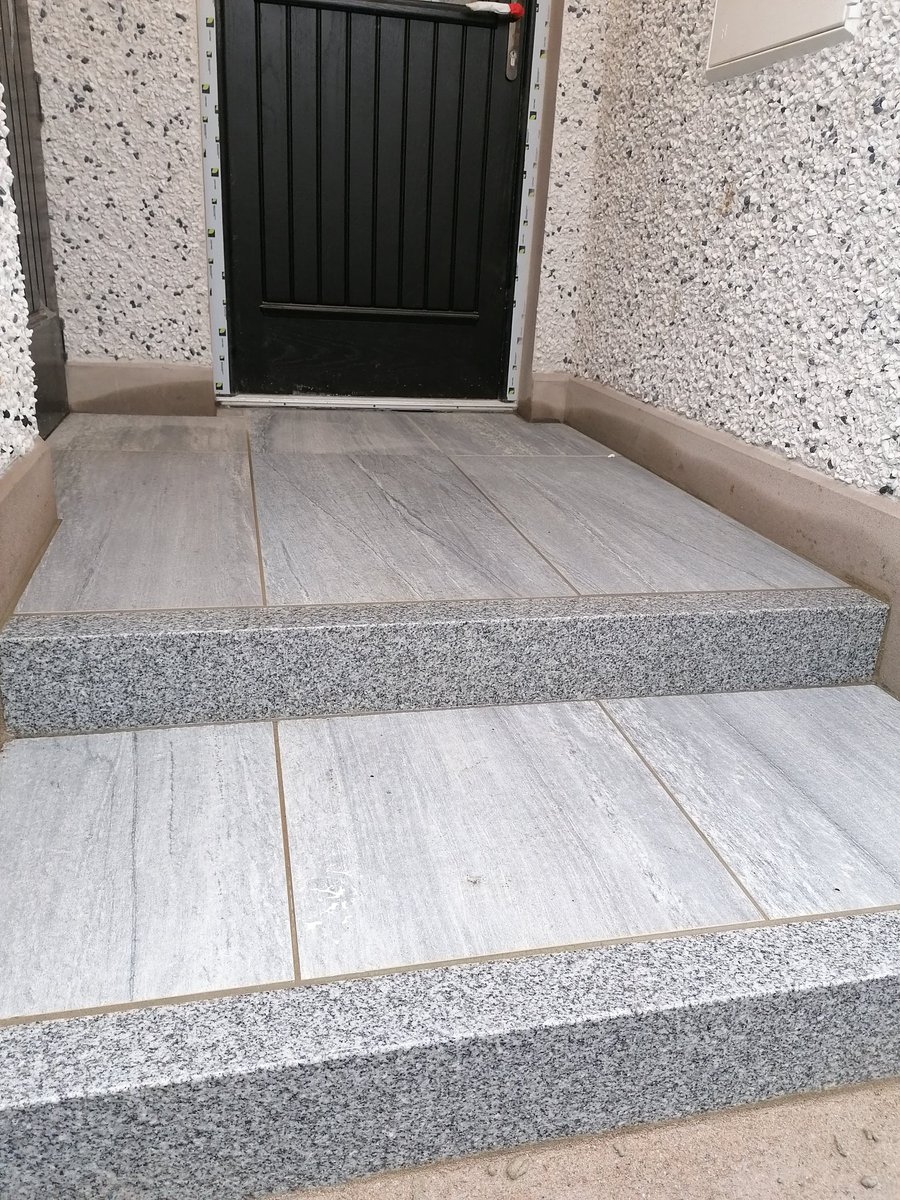 StevenMcneilly's tweet photo. Set of steps completed this week

Silver granite kerbs

Vals porcelain tiles

#porcelain #builttolast #patio #paving #newbuild #steps https://t.co/VB49q9LG6L
