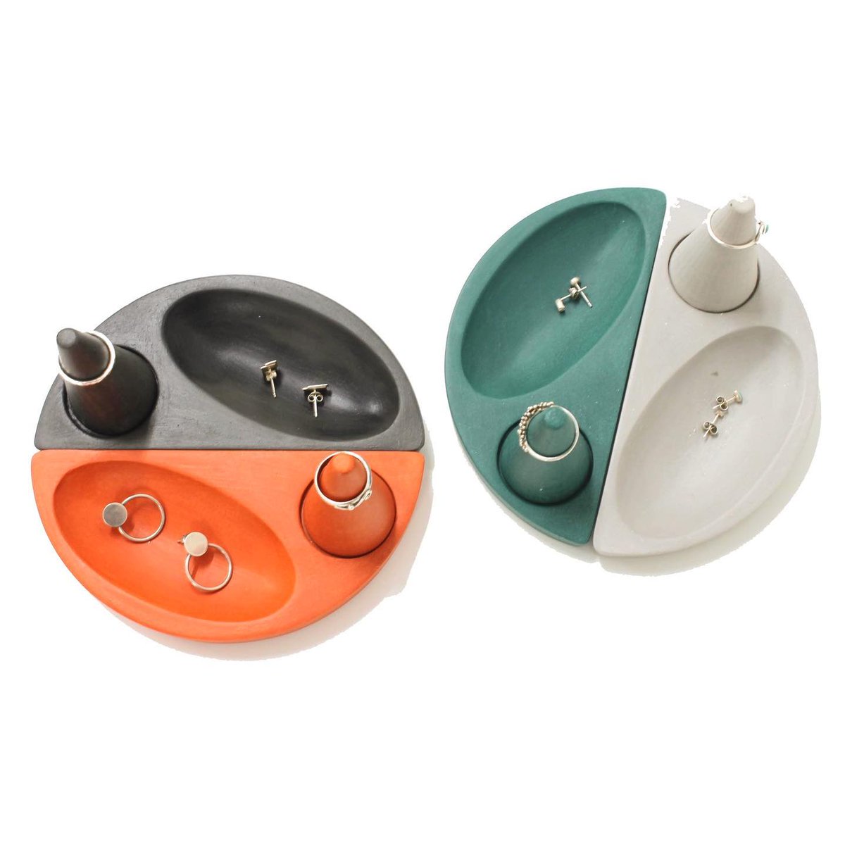 SuperMarketSCT's tweet photo. We are running our first competition over on our insta stories - a guessing game! Win either a £30 or £10 gift voucher for #supermarketvirtual ! What would you spend it on - presents for others or yourself perhaps??? What about these fun jewellery stands from #hattyatkinsstudio https://t.co/aKfO3vRPpG