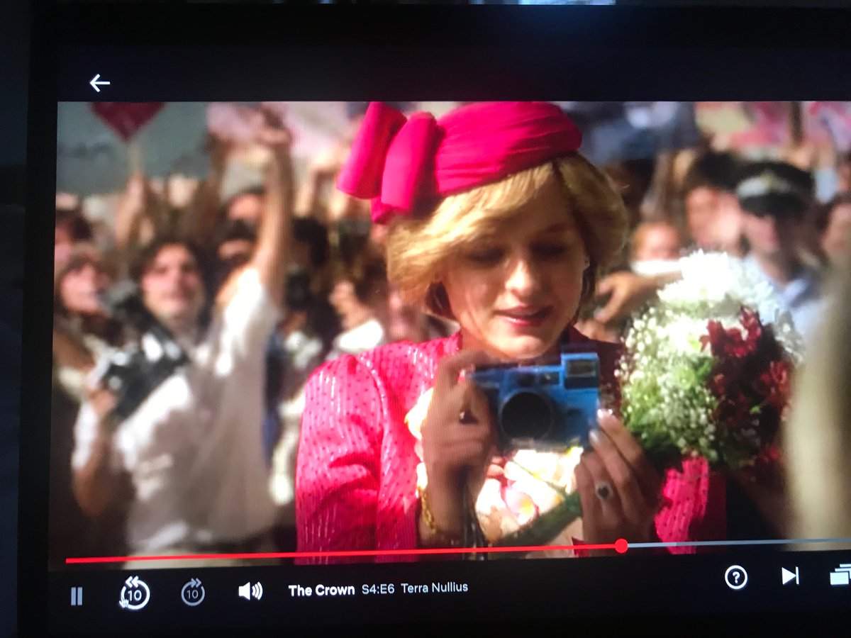 This, again, but with the pillbox instead of the netted cloche