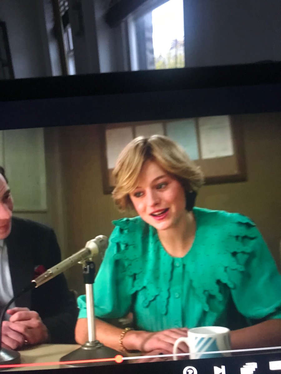 This, again, but with the green collar instead of the white