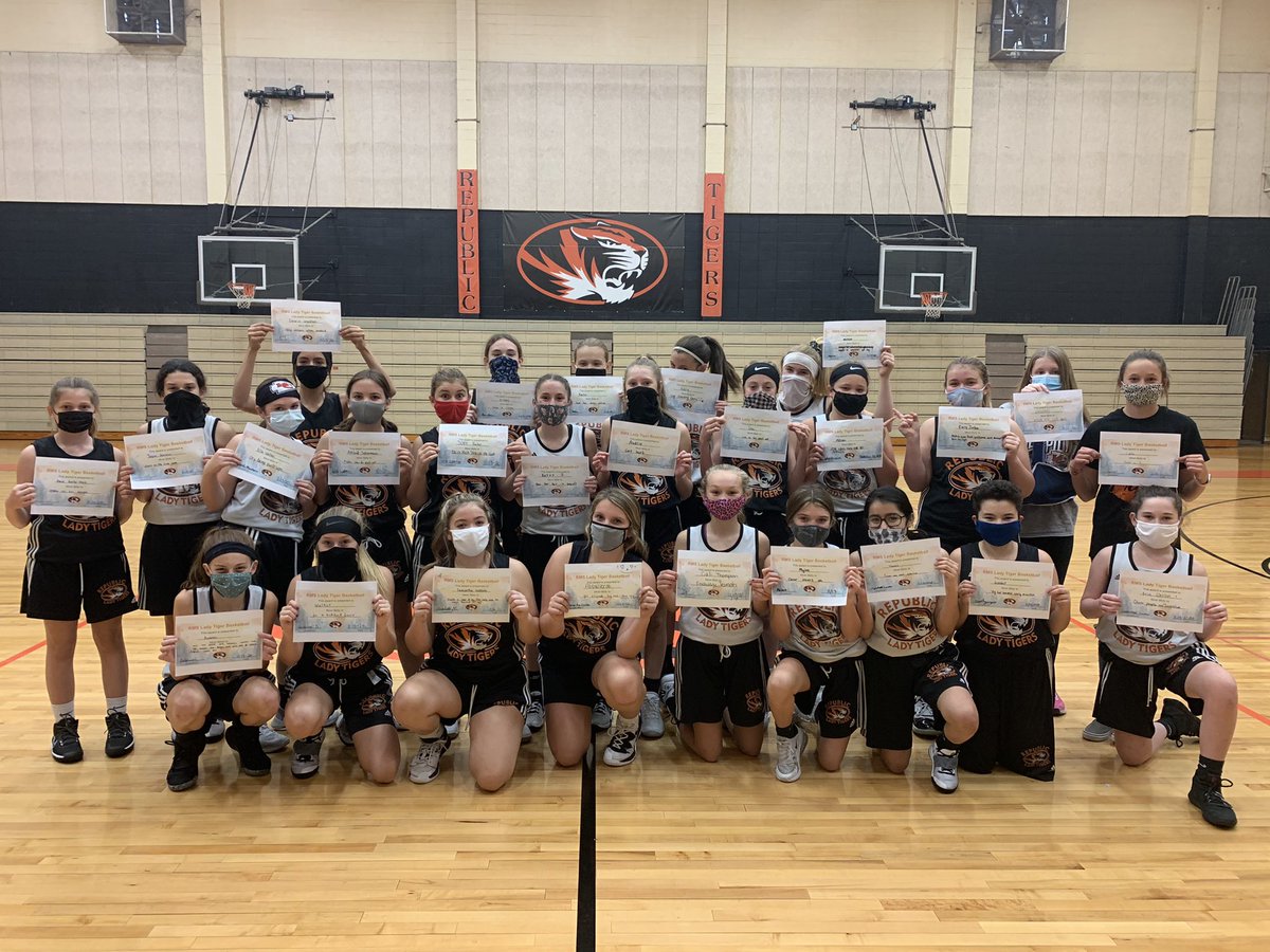 RepMoMiddle's tweet photo. The RMS Lady Tigers did a team building activity to learn more about each other as teammates and friends. 
They are ready for their first game against Webb City on Tuesday the 17th @ Webb! #repmoproud https://t.co/SiB1zTPz5t