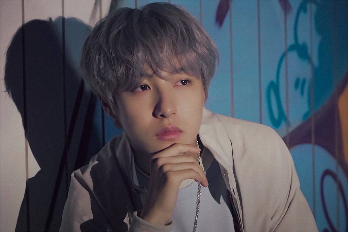 🌈hourly renjun 🏡 tweet media