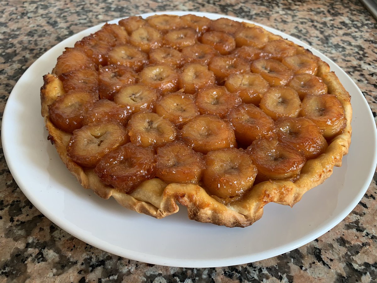 the_neter_'s tweet photo. El postre del diumenge...Pastís Tatin de plàtan 👍👍 https://t.co/uFuu71BUxv