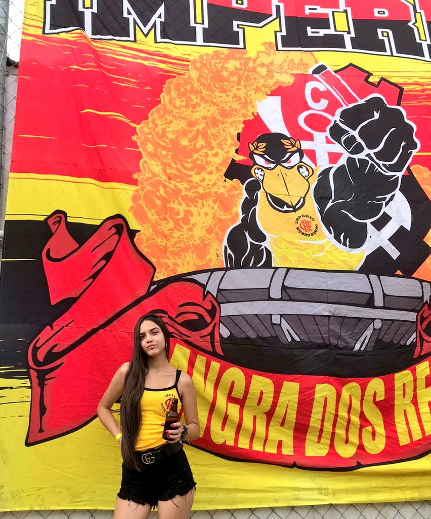 Carol_crf7's tweet photo. A vida passa e meu por ti Flamengo só aumenta mais... sou da Império!!! ❤🖤❤💛 https://t.co/ebpya8gFUa