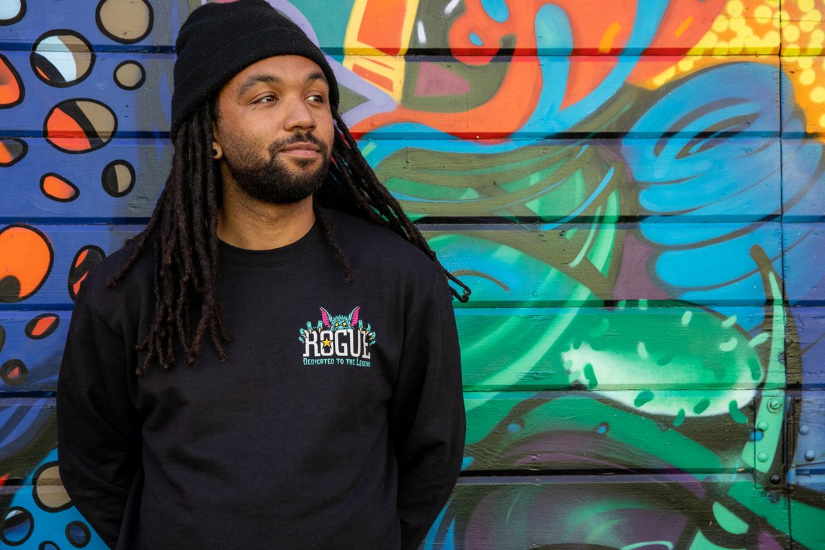 RogueAles's tweet photo. New Batsquatch crewnecks now in stock! Rock our rad cryptid and look fly as hell.
Available at Rogue pubs and https://t.co/HI1kTHpufm.
#batsquatchipa https://t.co/jic2QgKzBs