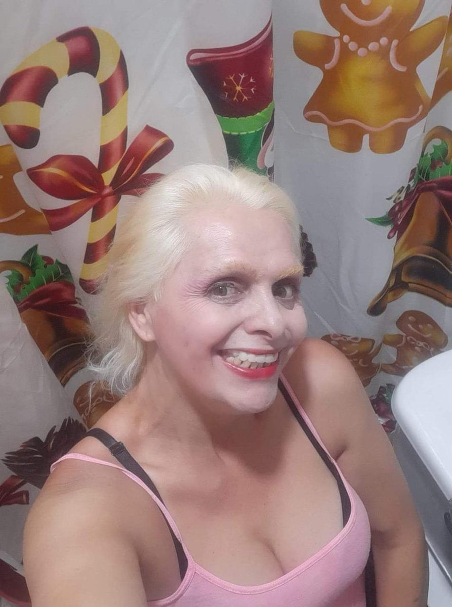 GobAntioquia's tweet photo. Danny es una muy importante artista trans de Medellín, de quien no se sabe nada ni su paradero desde el pasado 13 de noviembre. Si la han visto, favor comunicarse con el cel 305 7541325. #BuscarlesHastaEncontrarles #PrimeroLaVida https://t.co/QBzpU9WfOb