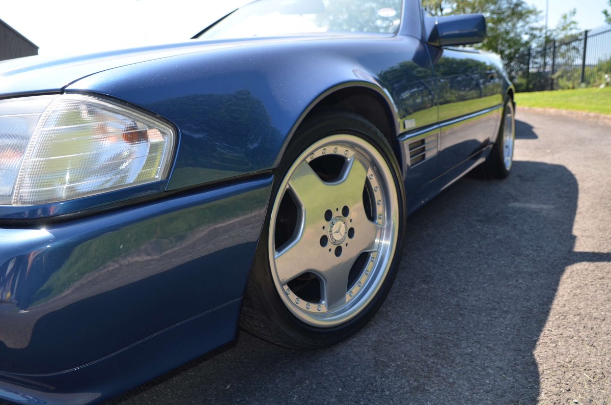 MDHOOT_'s tweet photo. Some close-up shots of our 1992 Mercedes 300 SL Auto which were shot during the heatwave back in early May/June 🚙  This 1992 R129 300 Mercedes SL may not be a barnstormer but it is a sense of occasion every time you go out in it https://t.co/VTwp02J3vt
