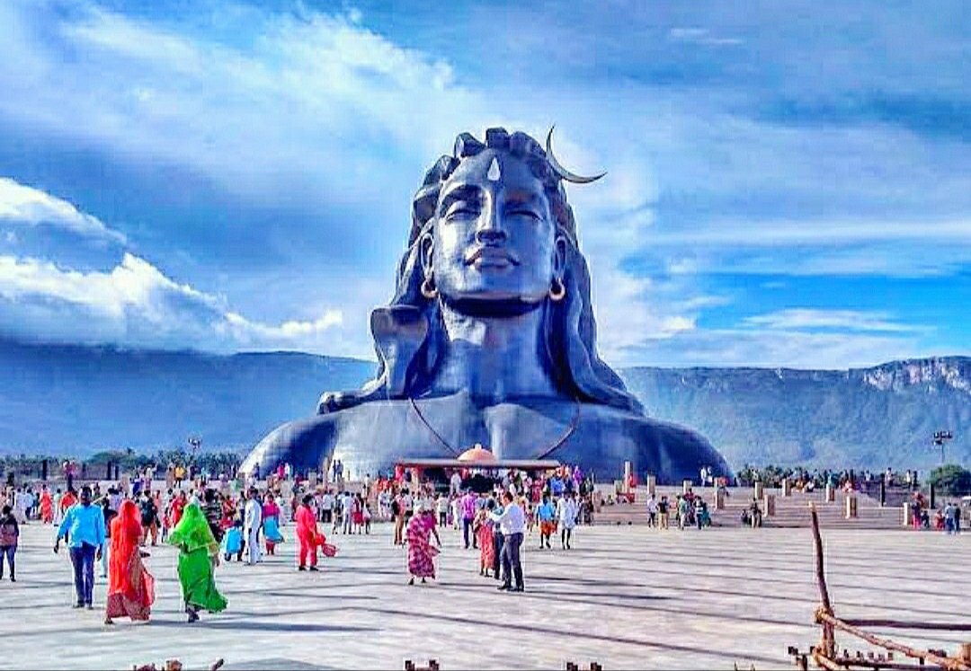 IndianBihari3's tweet photo. The world's largest Bust Sculpture in Coimbatore (INDIA). #जयहिंद #जय_भारत 
#जय_श्री_महाकाल
🙂
🙏 https://t.co/6GrXshWJKN