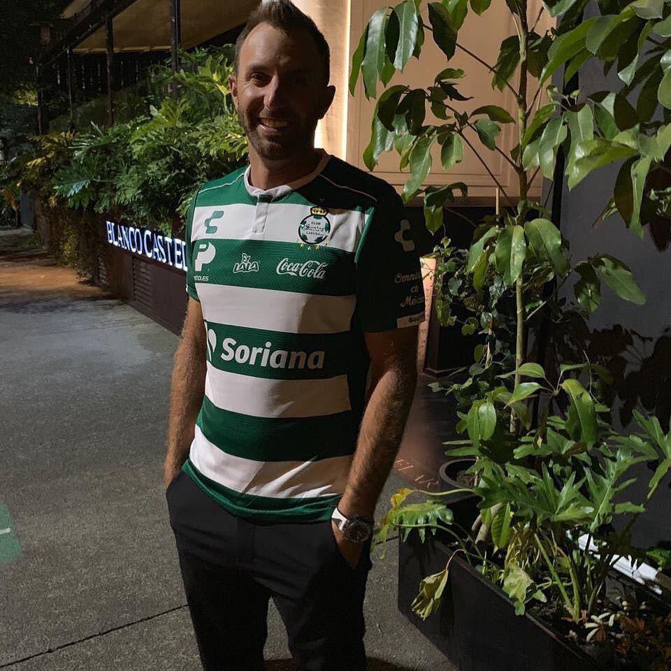 Definitivamente el verde te va muy bien!!! Muchas felicidades <a href="/DJohnsonPGA/">Dustin Johnson</a> por ganar el <a href="/TheMasters/">The Masters</a> 2020... jugaste en #ModoGuerrero.