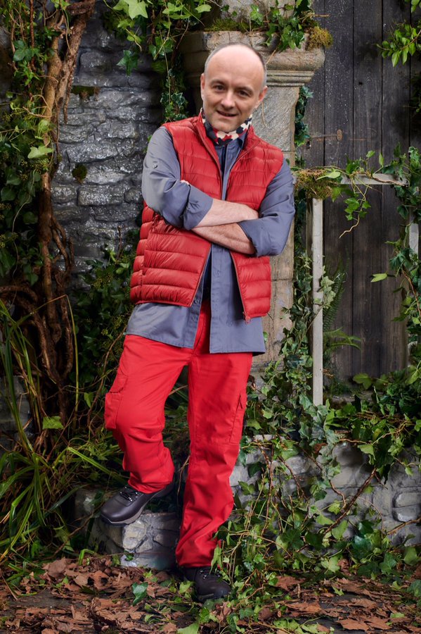 Plot twist: Dominic Cummings turns up in his car to the castle, to test out his eyesight #ImACeleb #imacelebrity