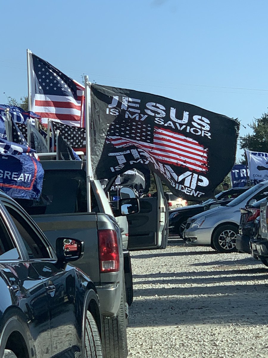 NYStaceyInTX's tweet photo. Massive #TrumpParade in #SanAntonio for our President #StopTheSteal #DriveFor45 We Love You 🇺🇸
#KeepFighting @realDonaldTrump @DonaldJTrumpJr @IvankaTrump @EricTrump @LaraLeaTrump @CLewandowski_ @RudyGiuliani @LLinWood @JennaEllisEsq @charliekirk11 @charliekirk11 @Breaking911 https://t.co/z9WJ6yFw1Y