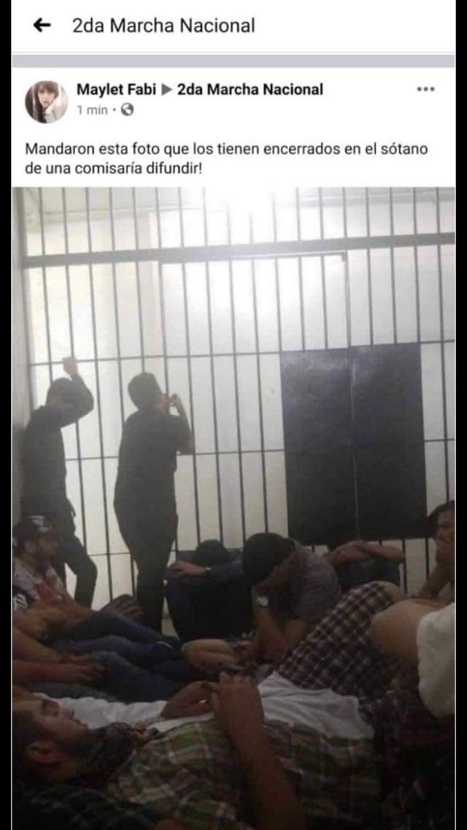 IDL_Rivera's tweet photo. Han publicado esta foto con jóvenes detenidos en alguna sede policial. Señores @PoliciaPeru podrían informar qué lugar es este y si los detenidos son los jóvenes que hasta la fecha nadie encuentra? https://t.co/TwgCzXSeSx