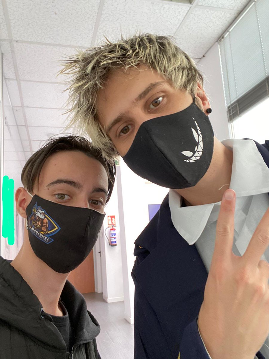 FoxterGG's tweet photo. Por fin ya estamos en casa despues de un fin de semana de mucho trabajo.
Como siempre un placer trabajar con @Alecmolon_YT para este #RewindHispano2020 y a @JoseMaria91_ 
De locos como ha quedado vais A PUTO FLIPAR @Rubiu5 @IbaiLlanos https://t.co/dzLt7Gvzvl