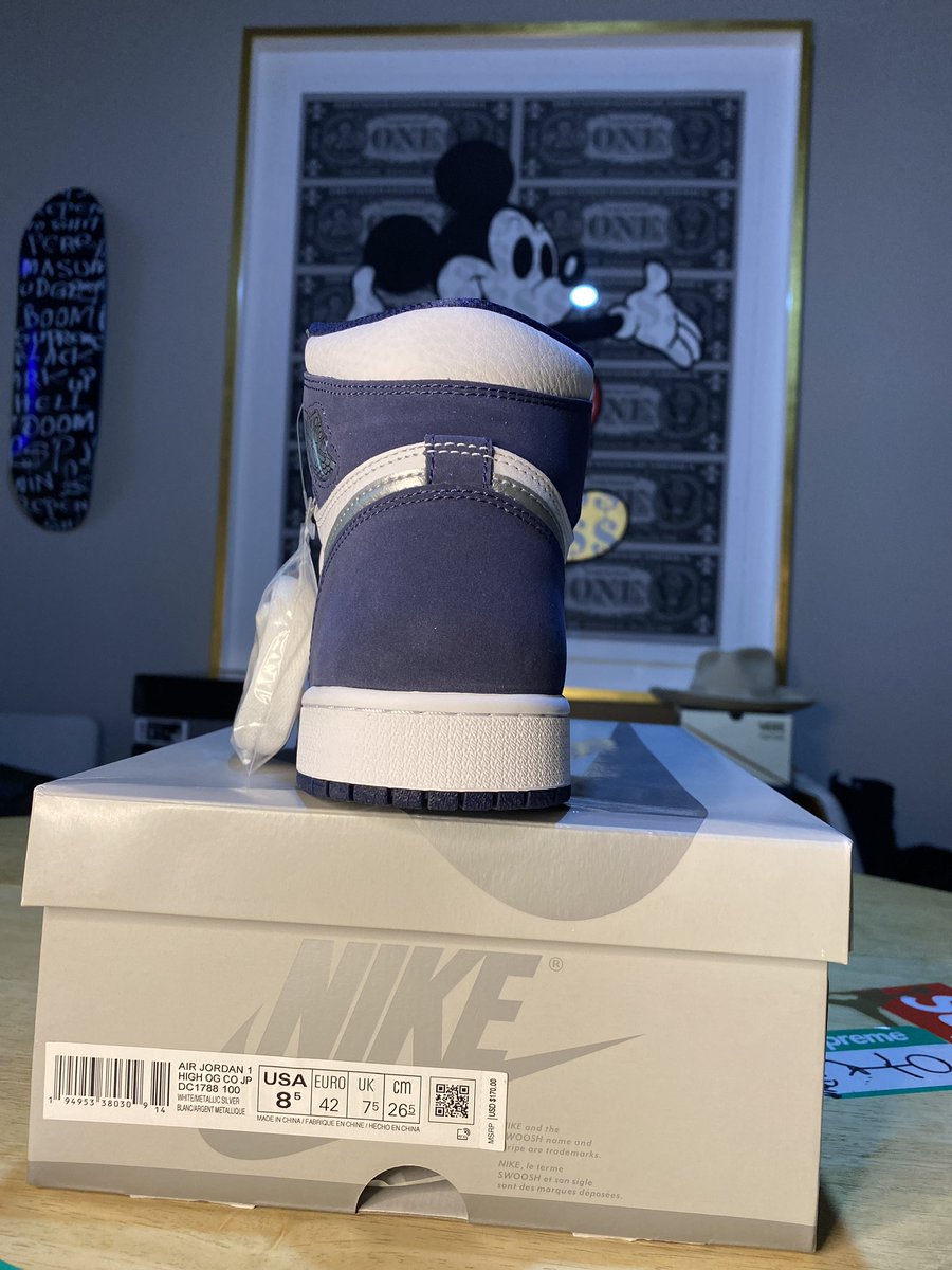 bigcowllc's tweet photo. @TheSiteSupply members copped shock drop downtown Chi hour after notification. #tweetsuccess https://t.co/NPLTjSnHtU