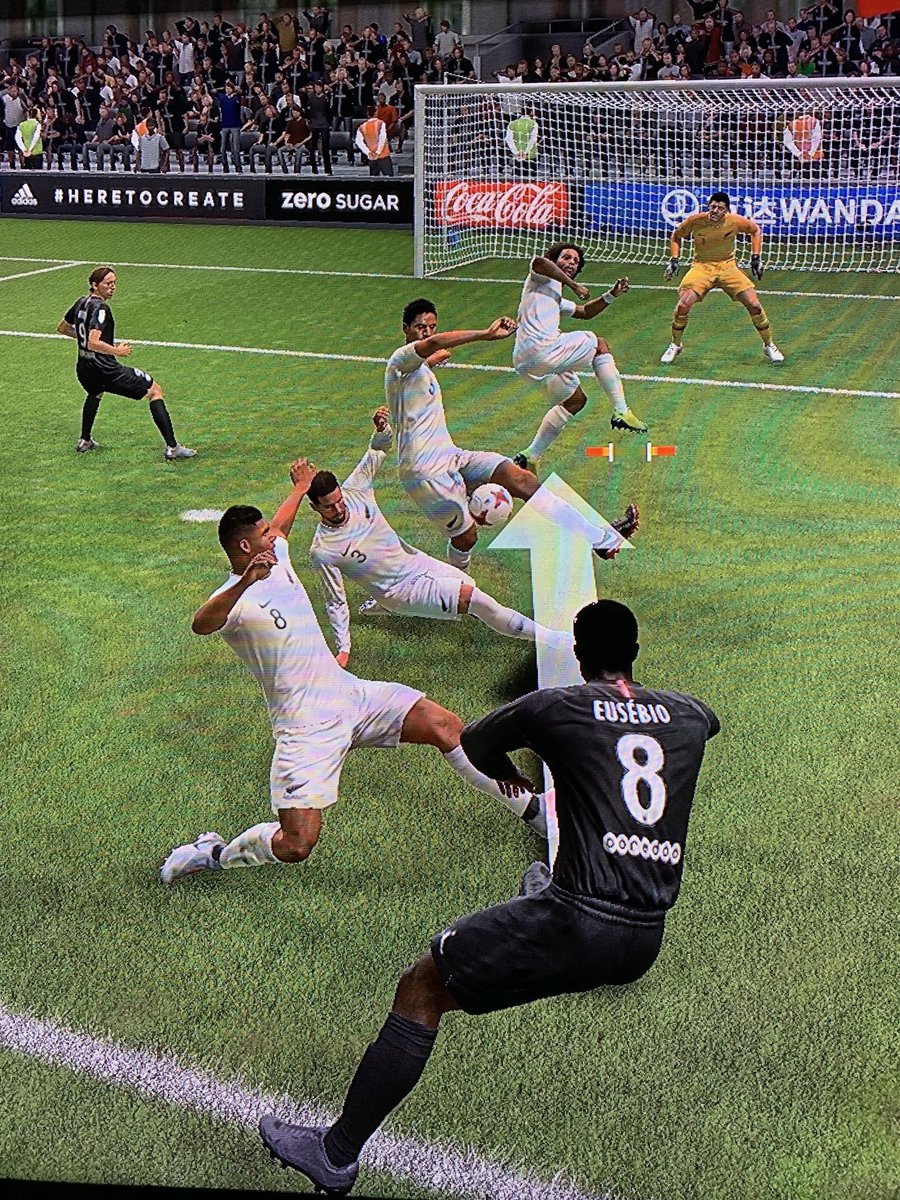 Hello @EASPORTSFIFA <a href="/EAFIFADirect/">EASFCDirect</a> 

Your latest update is a nightmare and spoils the fun for the players and does not reward manual play, we don't want any help in the movements of the players in defence.

Please reduce the automatic assistance.

Thanks you.

#RT 👊
