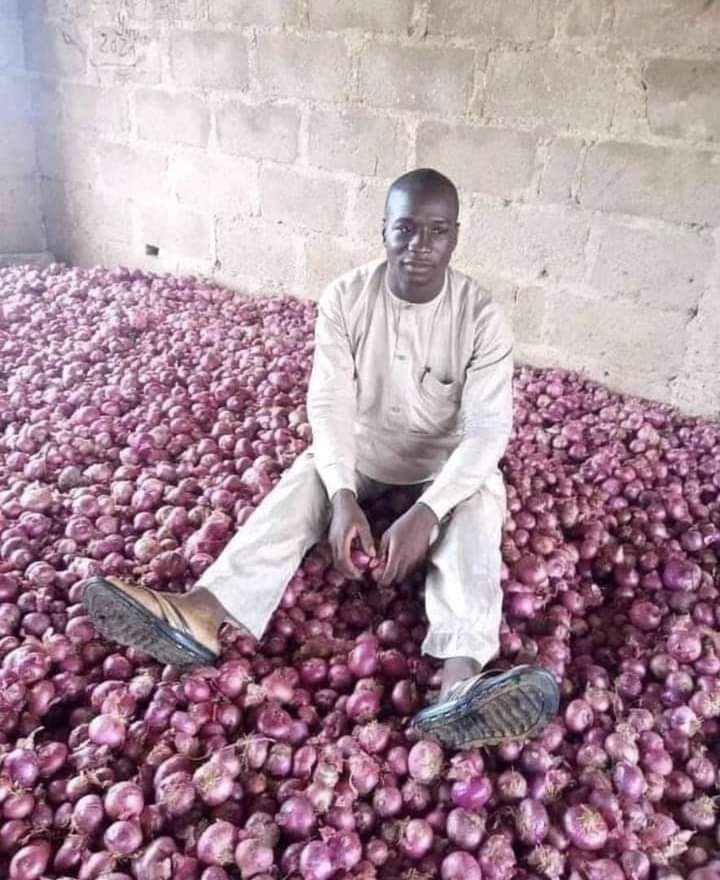 tonyes_pot's tweet photo. Naija Jeff Bezos😅😅😅 https://t.co/KrMBXvRU8D
