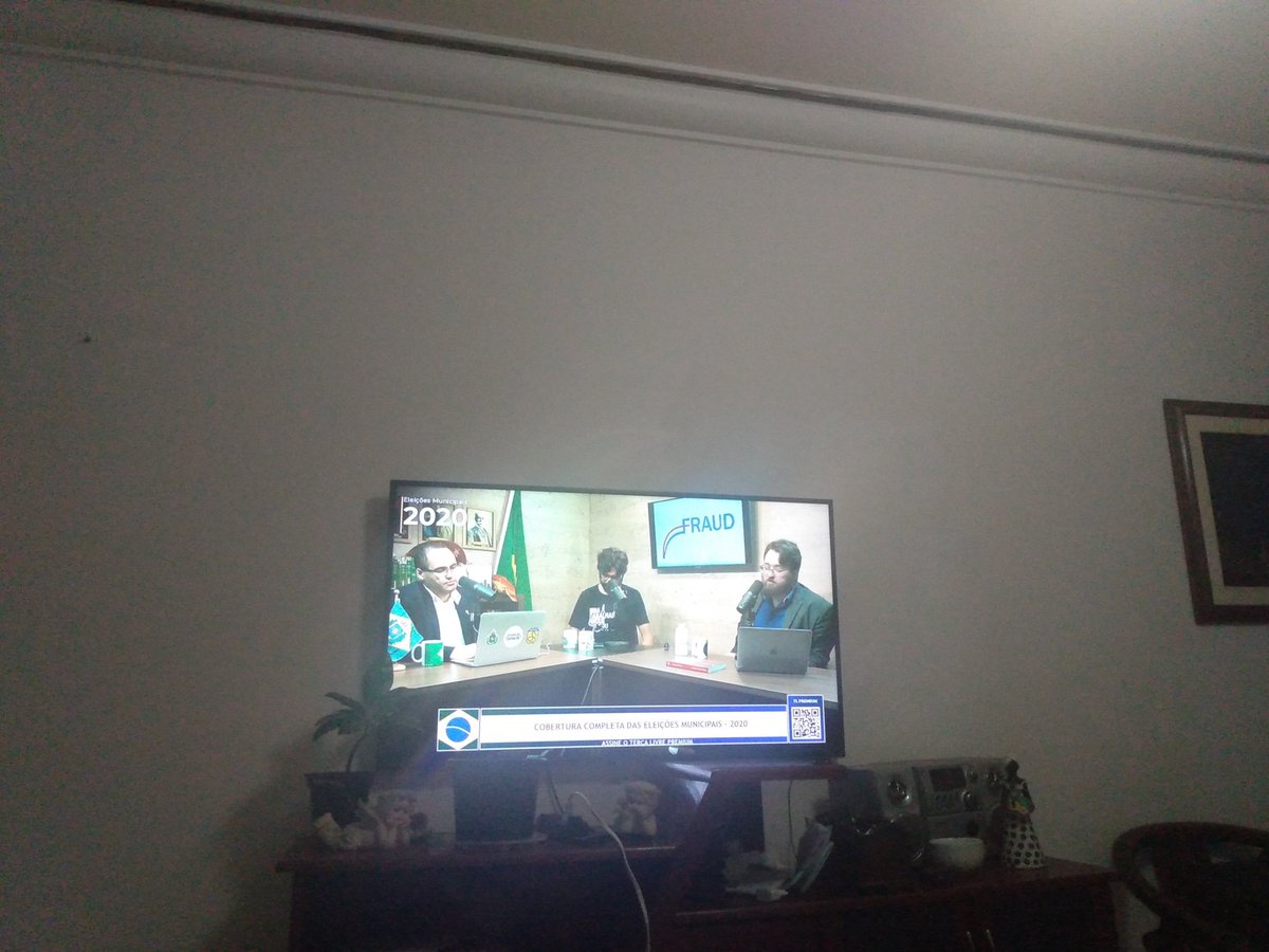 hillcelia's tweet photo. Não perco um boletim....
É amor que se fala? 
Amoooooo
#AcompanhandoNoTL https://t.co/ii80sjiRY1