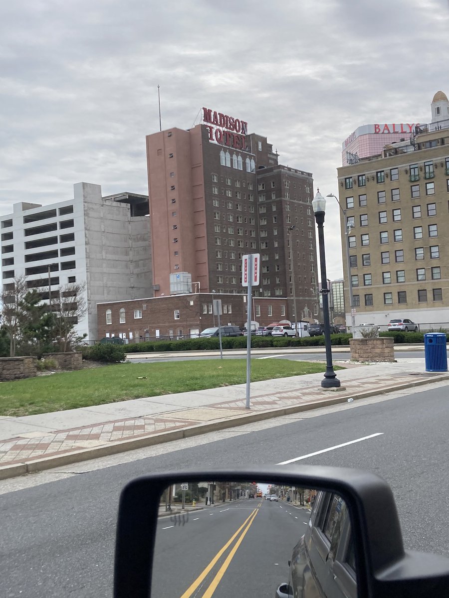 10/10 this place is haunted 