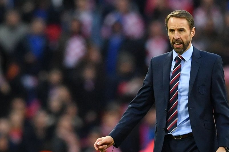 PremLeaguePanel's tweet photo. England's record with a 4-3-3 in the 2018 Nations League &amp; Euro 2020 qualifiers:

13 games - 10 wins (including big wins vs Spain &amp; Croatia), 1 draw, 2 losses, 46 goals scored, 12 goals conceded

Southgate changed back to a 3-4-3 &amp; blunted England's biggest strength- their attack https://t.co/pk2w5gbPMu
