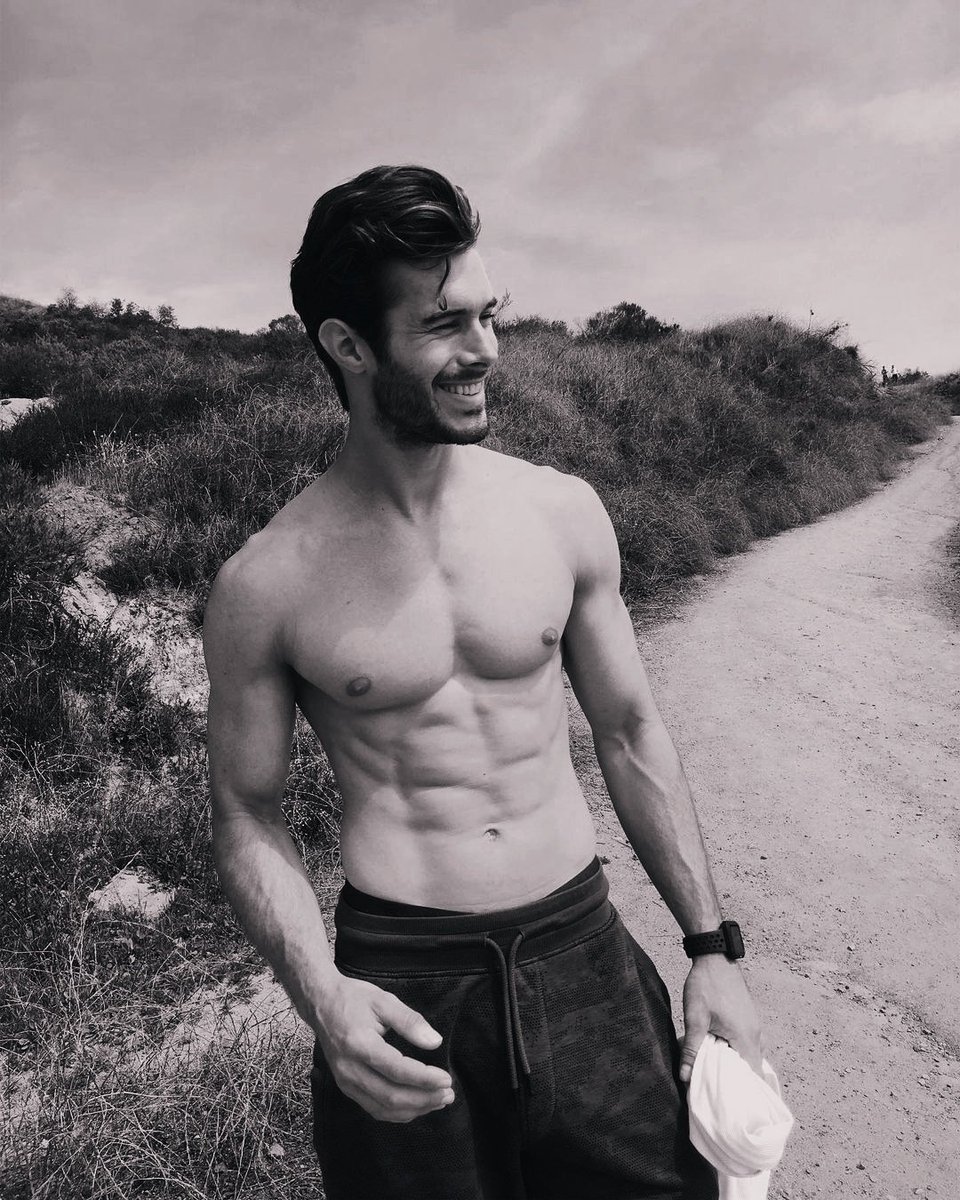 ⠀⠀⠀⠀⠀⠀⠀
⠀I'm coming out of my cage
⠀and I've doing just fine.
⠀Gotta gotta be down
⠀because I want it all.
⠀
⠀⠀#seductivesunday.