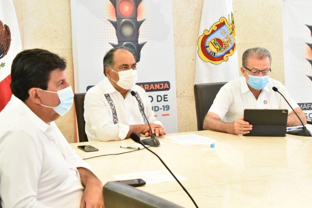 HectorAstudillo's tweet photo. En este fin de semana largo, Guerrero ha tenido una afluencia importante de visitantes, aún así, la mayoría de los prestadores de servicios respetaron los protocolos y disposiciones sanitarias. Nuestro reconocimiento a estas acciones que son cruciales para frenar el COVID19. https://t.co/8SKdNcp5E8