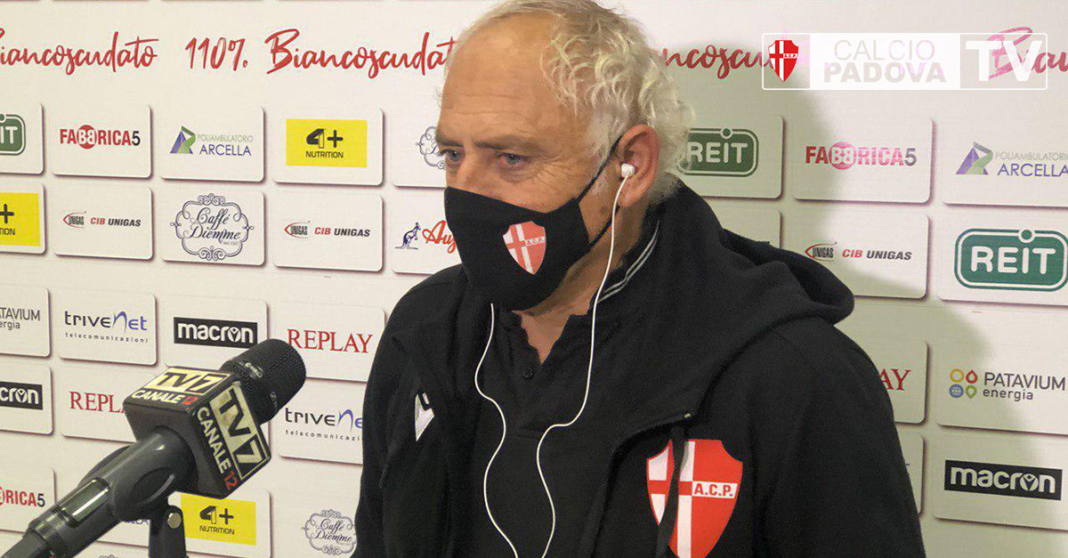 PadovaCalcio's tweet photo. Sala Stampa #PadMat, Mister Mandorlini: “Vittoria importante in un campionato difficile. Tornare subito davanti credo sia positivo, ci tenevamo. Avevamo un’occasione e l’abbiamo colta” https://t.co/PMVcIMhvLg https://t.co/WgxUWSUQZL