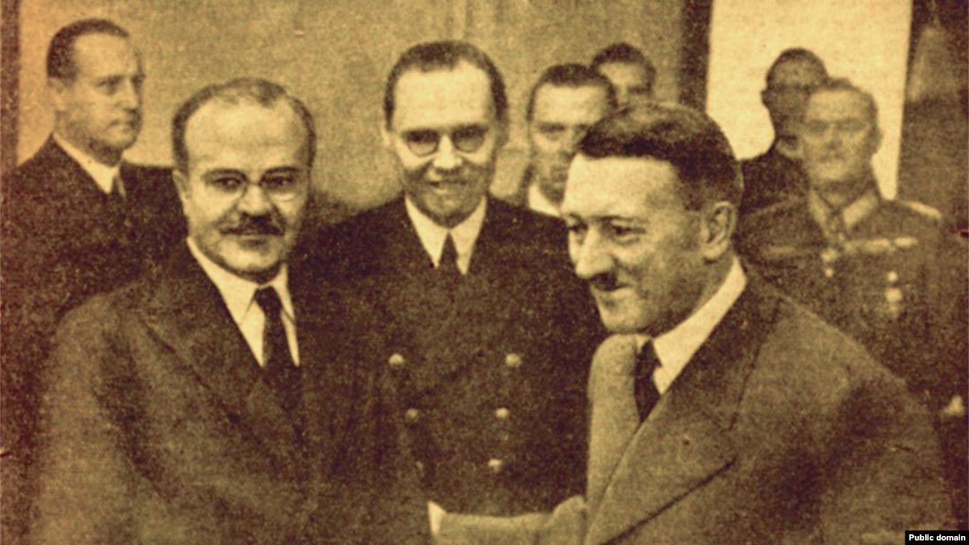VictorKvert2008's tweet photo. В эти дни исполнилось 80 лет историческому визиту министра Молотова к Адольфу Гитлеру в Берлин https://t.co/o2IU5oKysa