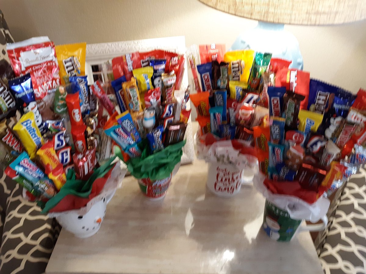 giftsbyreshanda's tweet photo. Happy Holidays from Baskets By Reshanda... $15 Gift Items Now Available!! Get everyone a gift for the Holidays... Holiday Gift Mugs!
#shopreshanda #shopsummerlin #lasvegas #buyreshanda #bathandbodyworks #justfortheholidayscollection #basketsbyreshanda https://t.co/VElWv99kye
