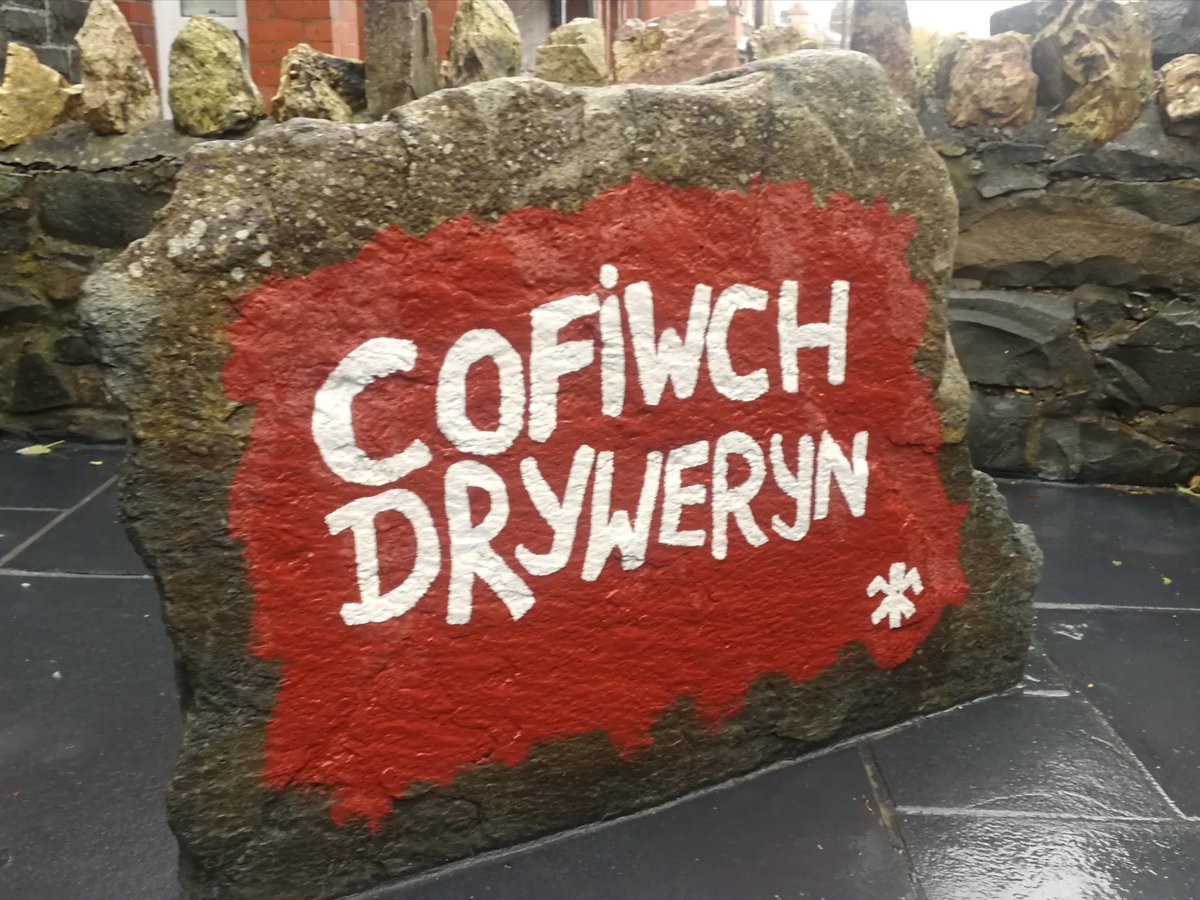 nmaphotos's tweet photo. @huwstephens Gwylio dy raglen rwan ar @S4C a meddwl fysa yin hoffi gweld y garreg gen i yn yr ardd ym Mhenmaenmawr #cofiwchdryweryn #fegodwnnieto #annibyniaeth https://t.co/TPAdzJbBEJ
