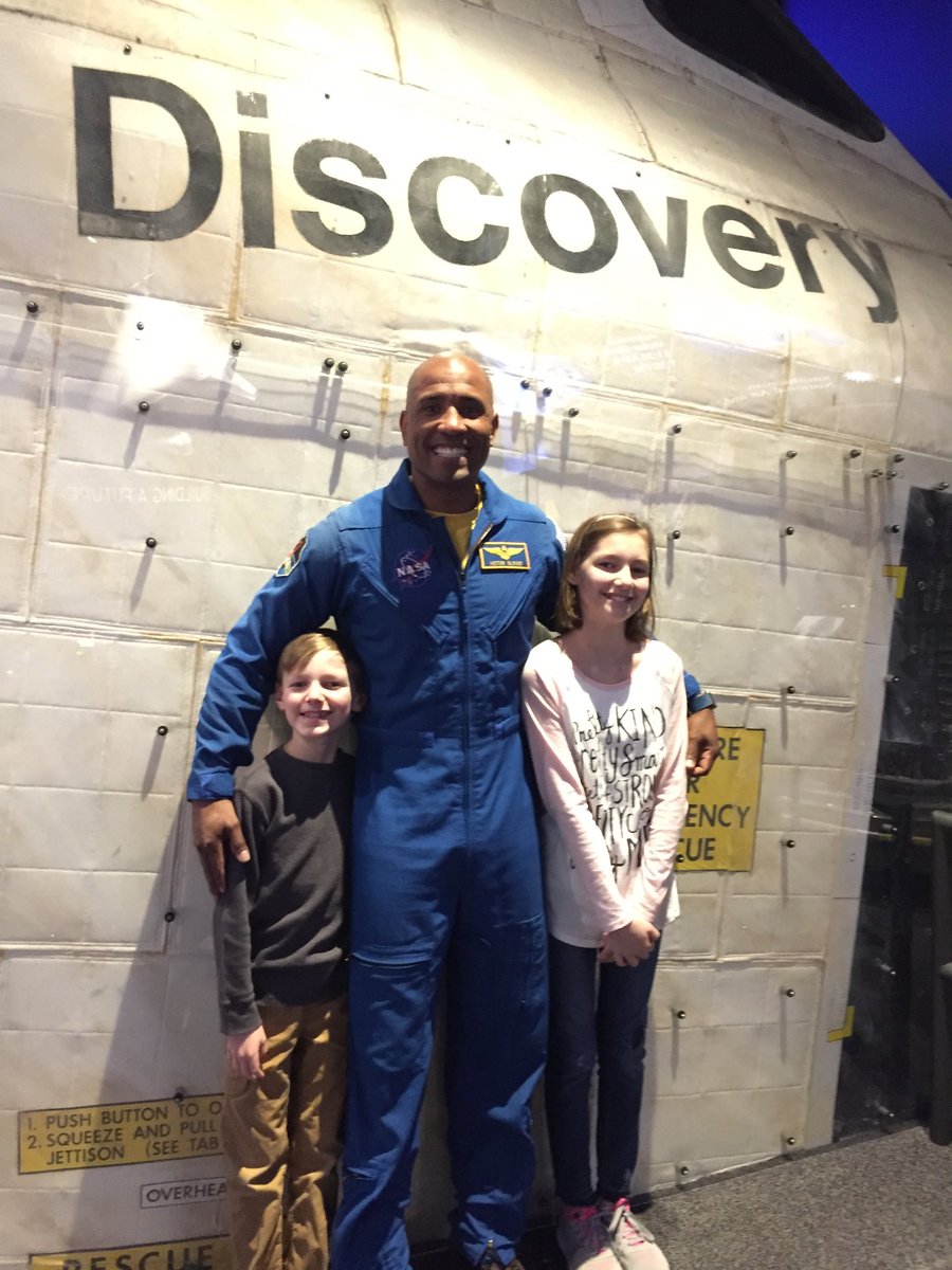 skipgirl99's tweet photo. So proud of our friend ⁦@AstroVicGlover⁩!! Happy launch day Ike!! Godspeed!!!🇺🇸❤️🚀 ⁦@NASA⁩ ⁦@SpaceX⁩ https://t.co/x6pUQ2yQZv