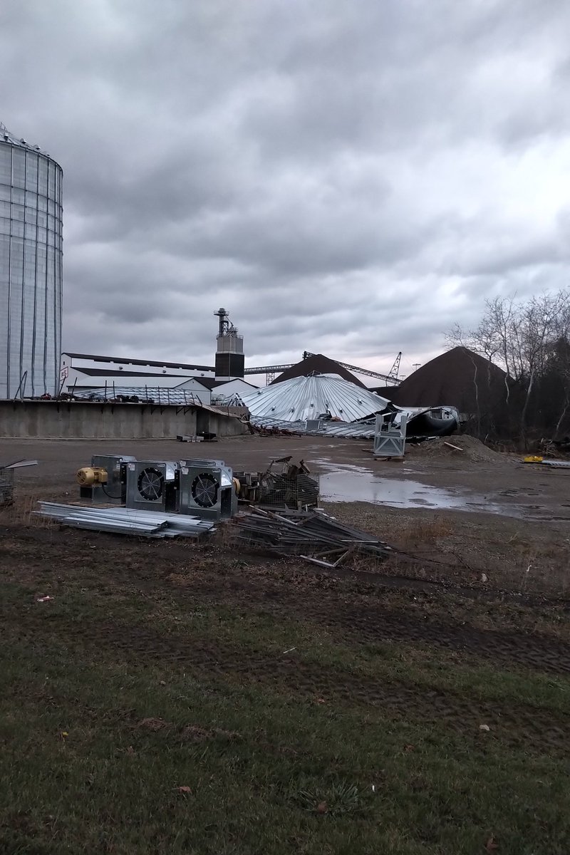 Wind claimed the big new bin at FSP Ayr grain elevator this aft. Lots of damage in the area.