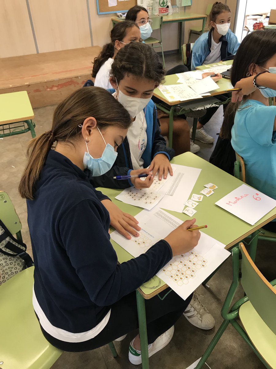 div_ull's tweet photo. El viernes el grupo de 6°A del CEIP Costa Teguise estuvo participando con nosotros en un paseo con las mates #matdivull ¡¡Gracias por participar chic@s!!🤩🤩😍🤩👏😍🤩👏🥰😁 https://t.co/uRmD5NINN6