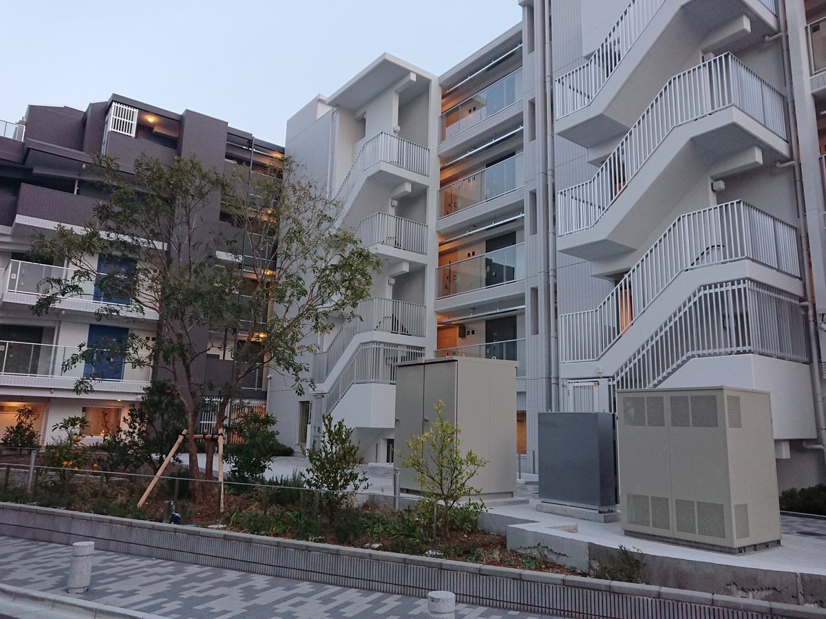 お鯛 完成前に破壊マンション 建築士 この物件もあと少しで完成だ エステム 先生 これな もうええねん 建 え エ 売れたんや 一棟丸ごと 建 そしたら尚更 エ いや 壊す前提で売れたんや 大穴どーん 内装バリバリーって