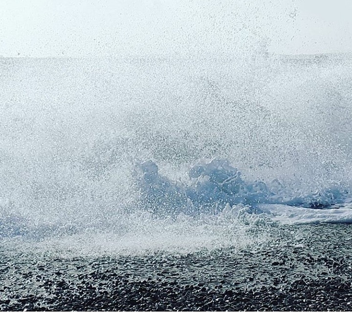 RivaNo_6's tweet photo. A weekend of rough seas to reflect rough times. From all of us at @riva.at.number.6 we hope you are safe and well in these turbulent times. #moodyocean #roughseas #weekendwinds https://t.co/zkze0BVWFM