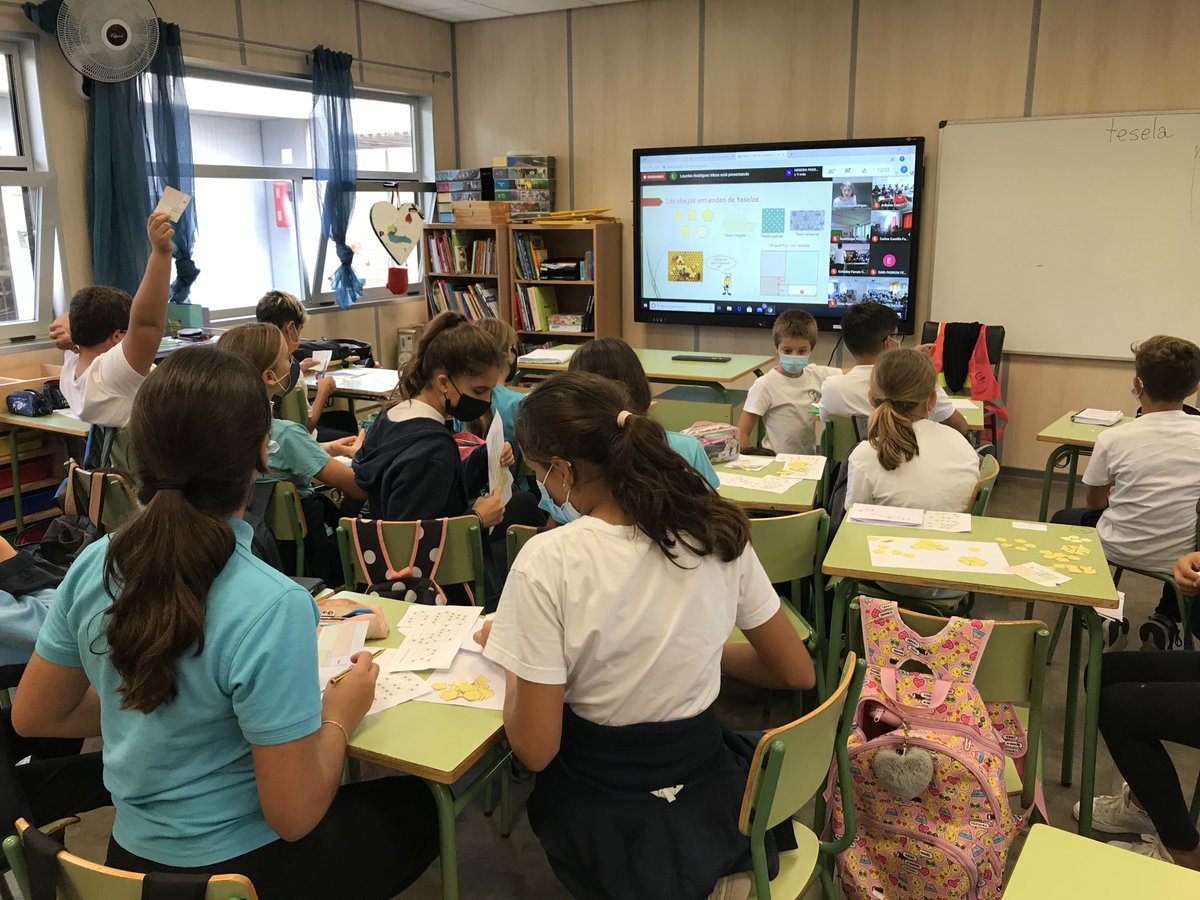 div_ull's tweet photo. El viernes el grupo de 6°A del CEIP Costa Teguise estuvo participando con nosotros en un paseo con las mates #matdivull ¡¡Gracias por participar chic@s!!🤩🤩😍🤩👏😍🤩👏🥰😁 https://t.co/uRmD5NINN6