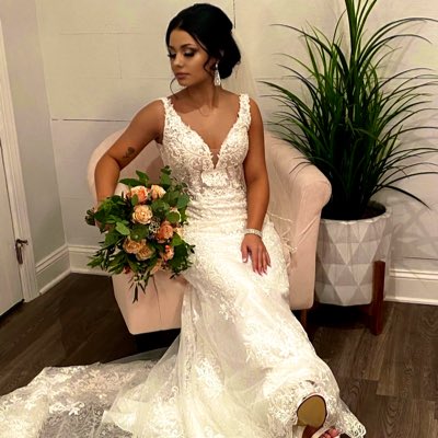 ericalbare's tweet photo. wifey af #NewProfilePic https://t.co/AQJxLJQu8D