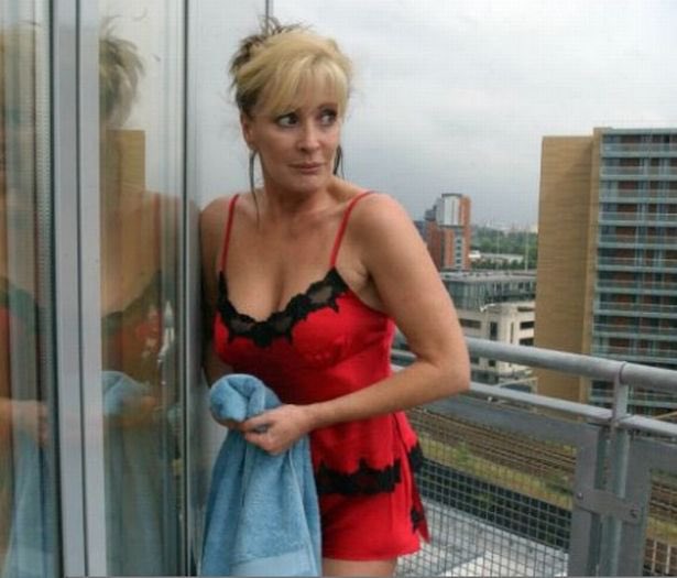 glenrules's tweet photo. The icon @Beverleycallard well practiced in sleeping outdoors !! #QueenBev #ImACeleb https://t.co/GarD6lc0tj