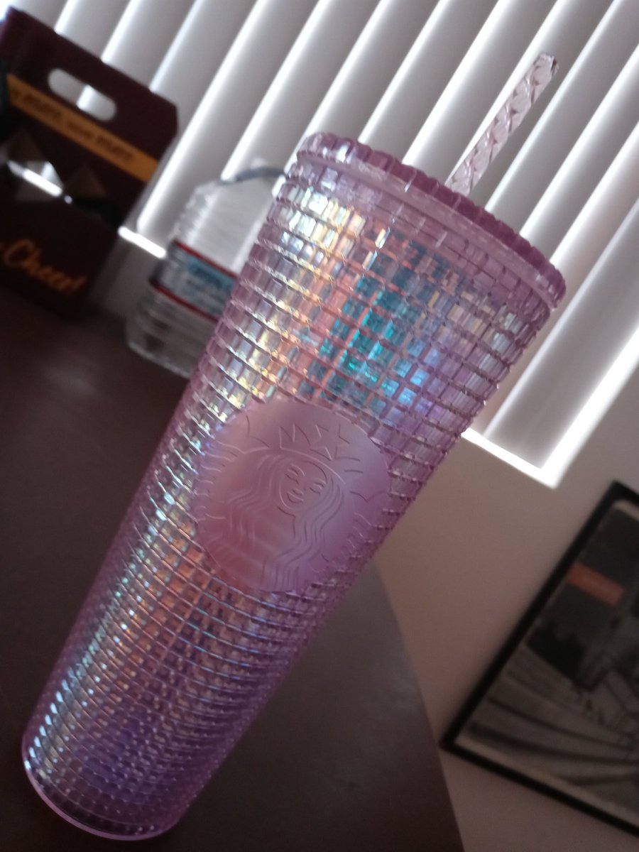 rhaeneys's tweet photo. @ChrisCrocker I saw your tree on FB and I'd love to send you this matching cup! I' m a barista at SBux and none of my friends want it! I can send it to your local SBux:) you're sobriety is an inspiration to me and I'd love to thank you for that :) https://t.co/ap5m8e9USN