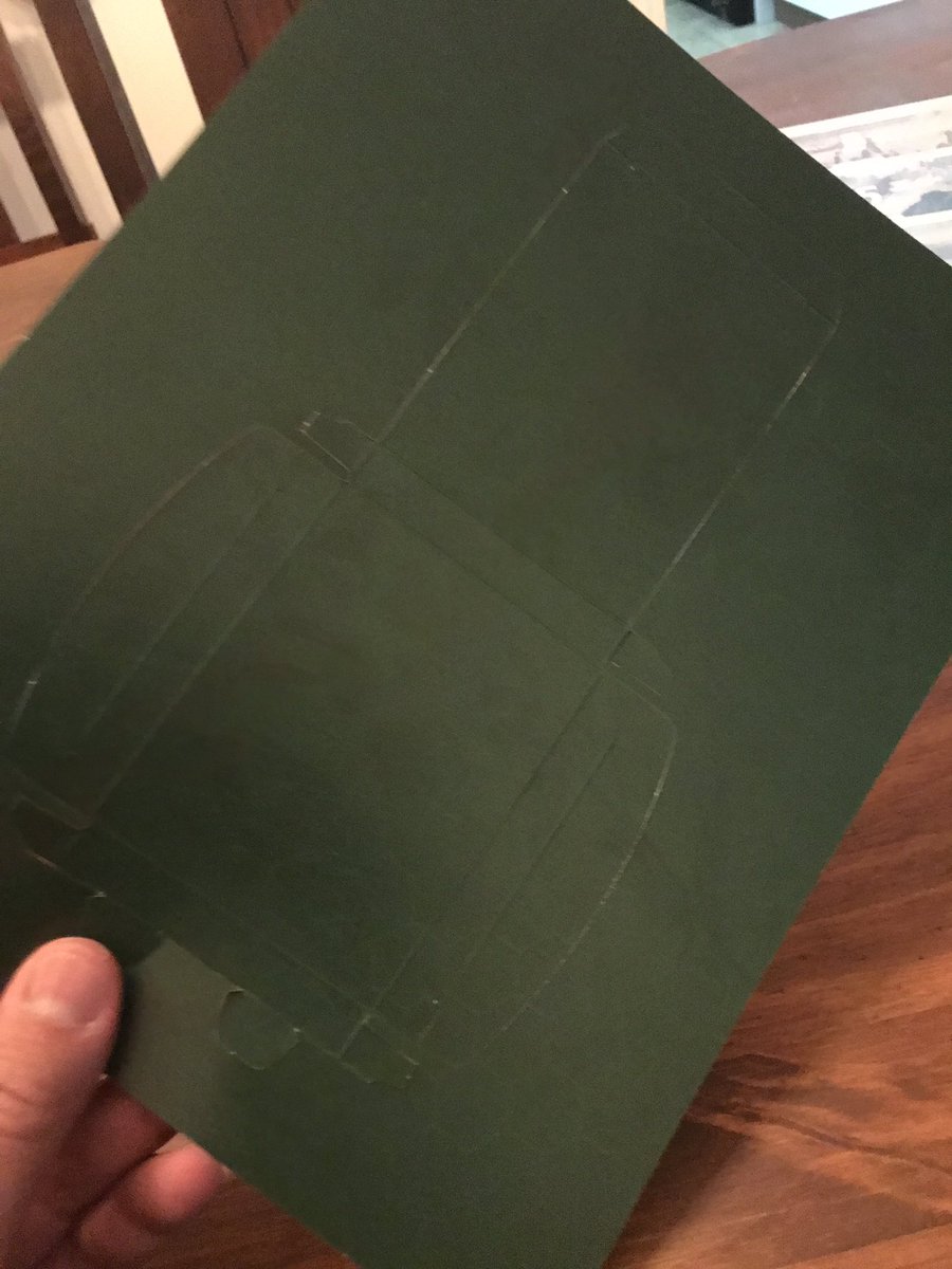 Also brings a box to hold the cards, line the Essentials Kit.