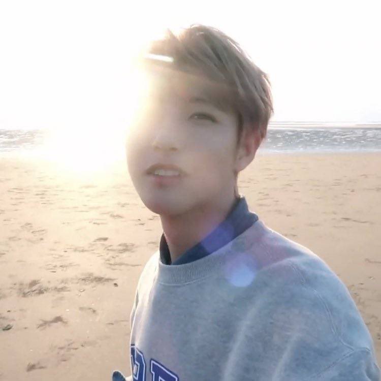 hourlyrenjuns's tweet photo. hi!! im a new hourly account for Huang Renjun~ 🦊 #RENJUN #NCTDREAM #仁俊 #런쥔 https://t.co/FsMjDqGYO9
